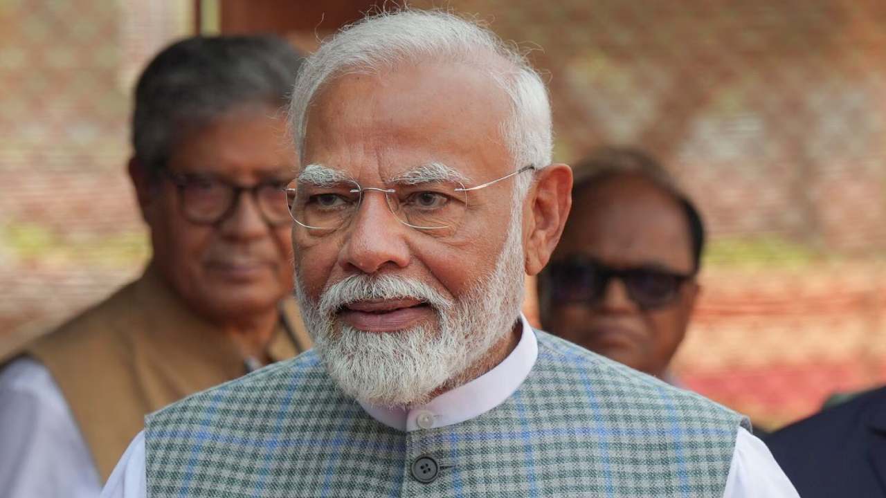 దేశంలో ఎమర్జెన్సీకి 50ఏళ్ళు .. ప్రధాని నరేంద్ర మోదీ కీలక వ్యాఖ్యలు దేశంలో ఎమర్జెన్సీకి 50ఏళ్ళు .. ప్రధాని నరేంద్ర మోదీ కీలక వ్యాఖ్యలు