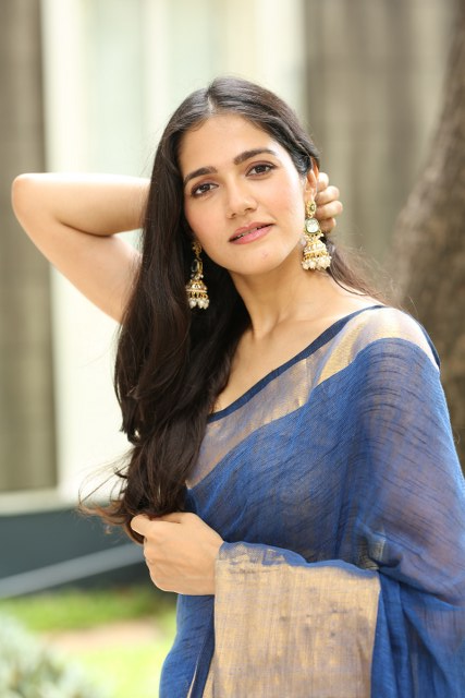 Simran Choudhary Cute Saree Looks