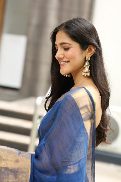 Simran Choudhary Cute Saree Looks