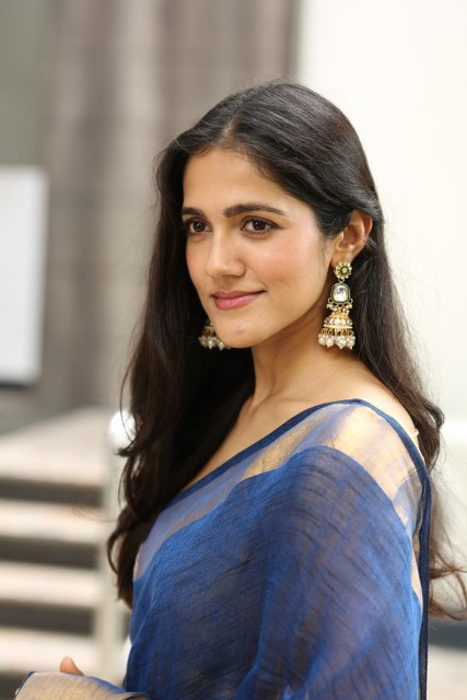 Simran Choudhary Cute Saree Looks