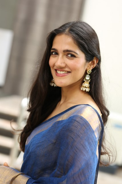 Simran Choudhary Cute Saree Looks
