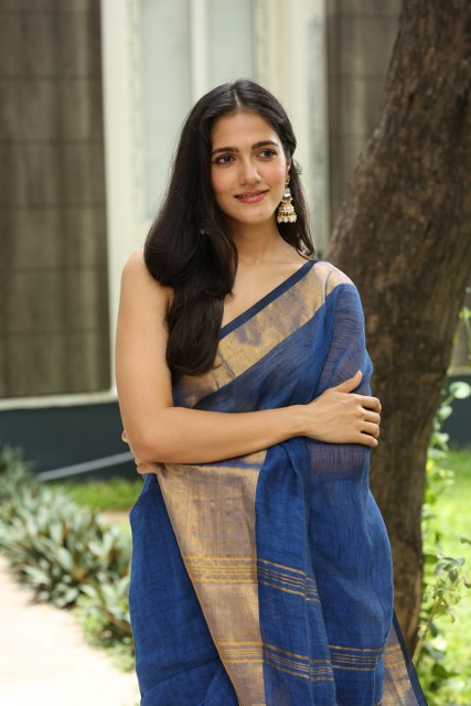 Simran Choudhary Cute Saree Looks