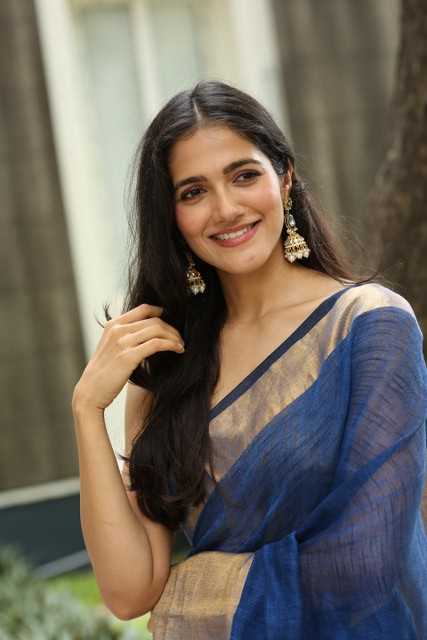 Simran Choudhary Cute Saree Looks