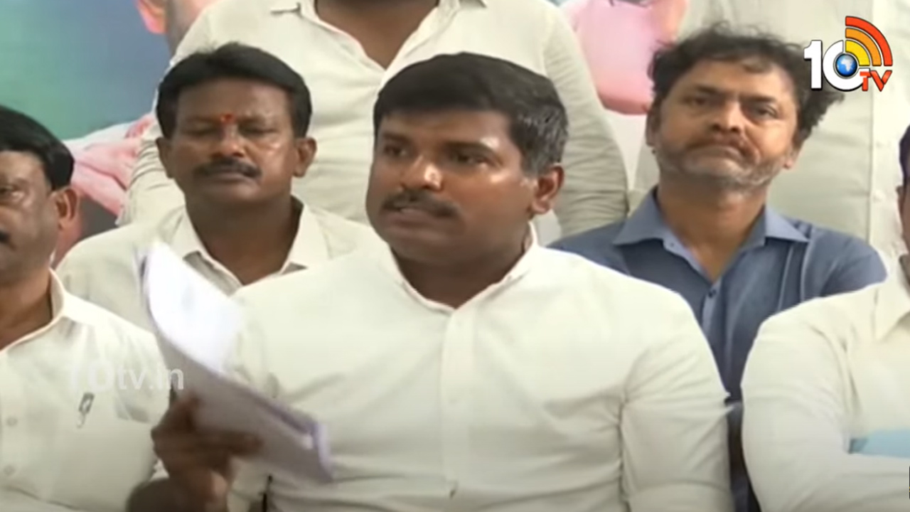 ఏపీలో టీడీపీ రెడ్ బుక్ రాజ్యాంగం నడుస్తోంది: మాజీ మంత్రి గుడివాడ అమరనాథ్ ఏపీలో టీడీపీ రెడ్ బుక్ రాజ్యాంగం నడుస్తోంది: మాజీ మంత్రి గుడివాడ అమరనాథ్