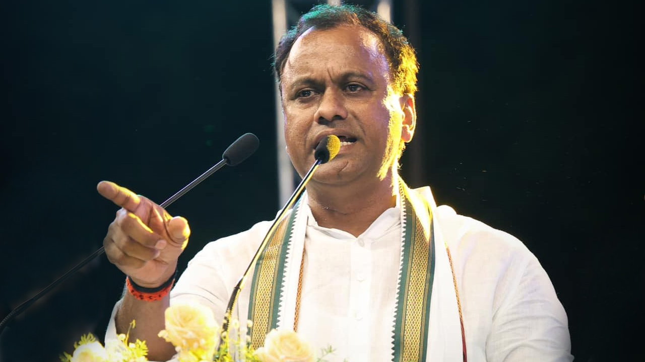 రాజగోపాల్రెడ్డికి మంత్రి పదవి అవకాశం లేనట్లేనా? రాజగోపాల్రెడ్డికి మంత్రి పదవి అవకాశం లేనట్లేనా?