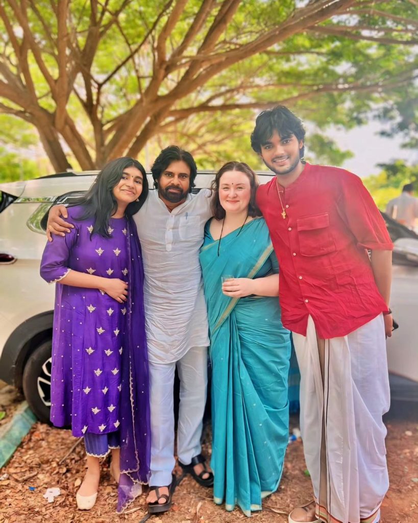 Pawan Kalyan Photo with Wife and Childrens Akira Nandan and Aadya Family Photo goes Viral