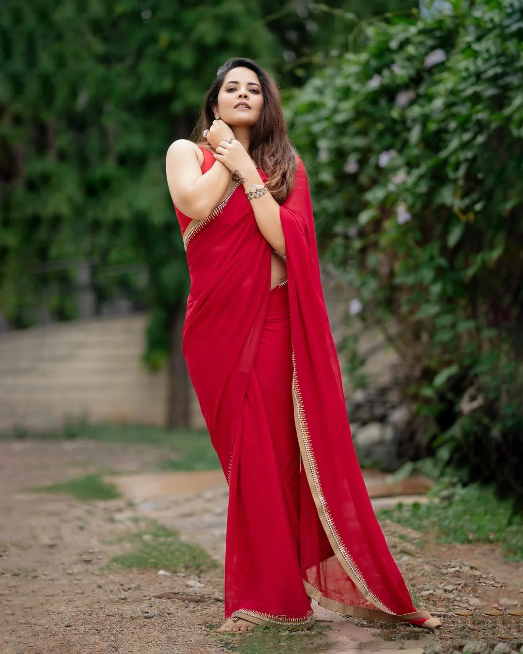 Anasuya Bharadwaj Awesome Looks in Red Saree