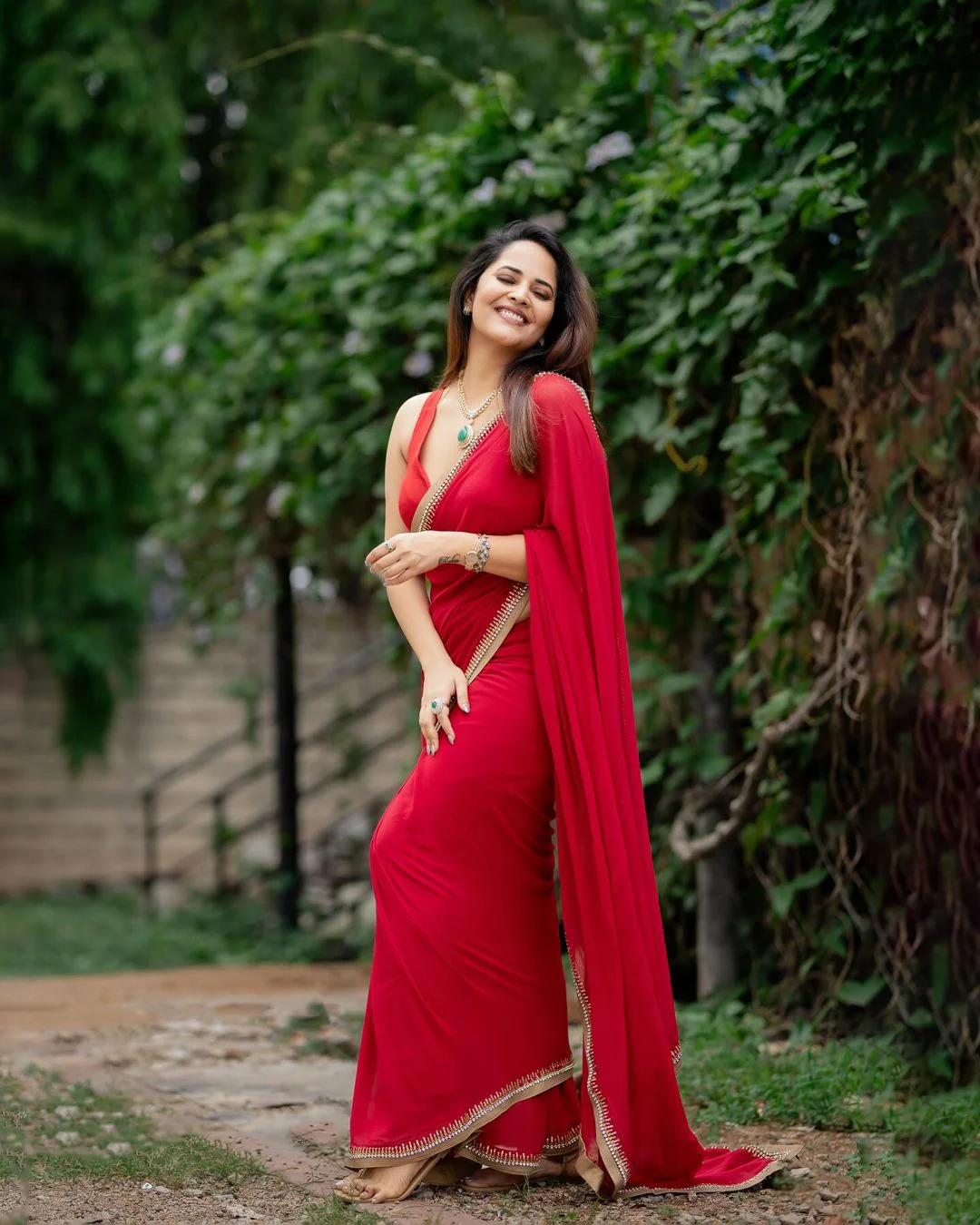 Anasuya Bharadwaj Awesome Looks in Red Saree