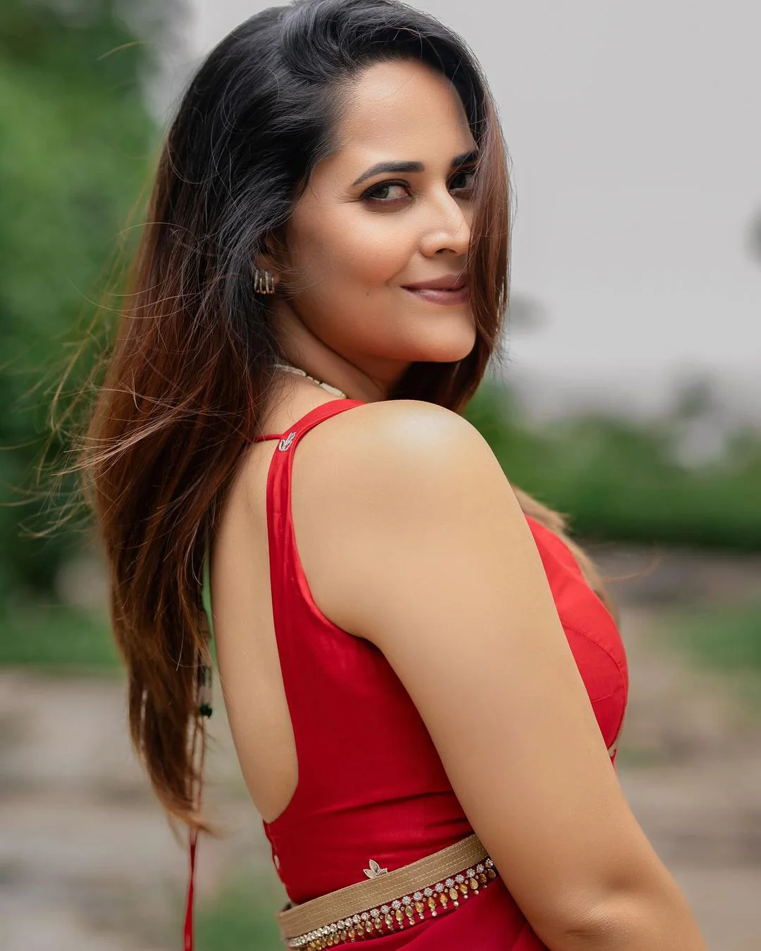 Anasuya Bharadwaj Awesome Looks in Red Saree