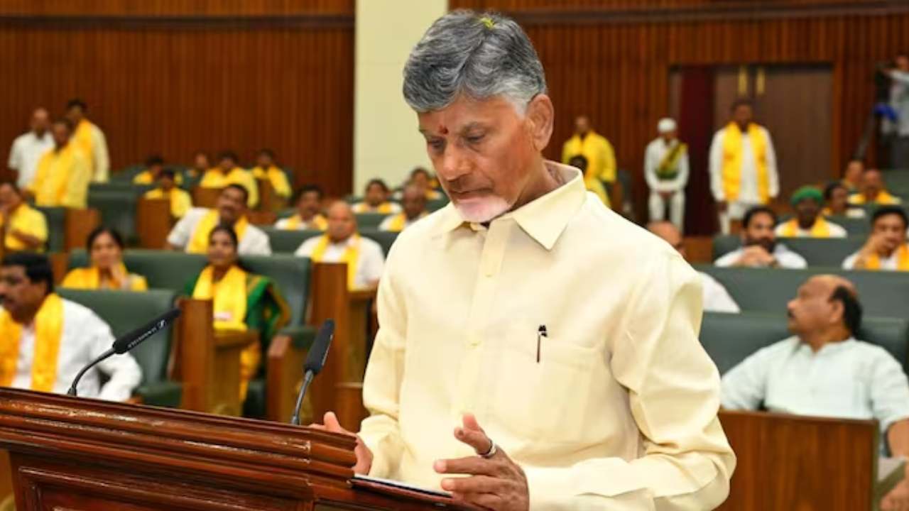 Chandrababu : సీఎం చంద్రబాబు అనూహ్య నిర్ణయం.. శాంతిభద్రతలపై శ్వేతపత్రం విడుదలకు.. Chandrababu : సీఎం చంద్రబాబు అనూహ్య నిర్ణయం.. శాంతిభద్రతలపై శ్వేతపత్రం విడుదలకు..
