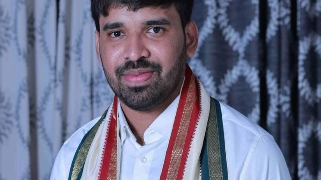 Chevireddy Mohith Reddy : వైసీపీ నేత చెవిరెడ్డి మోహిత్ రెడ్డి అరెస్ట్! Chevireddy Mohith Reddy : వైసీపీ నేత చెవిరెడ్డి మోహిత్ రెడ్డి అరెస్ట్!