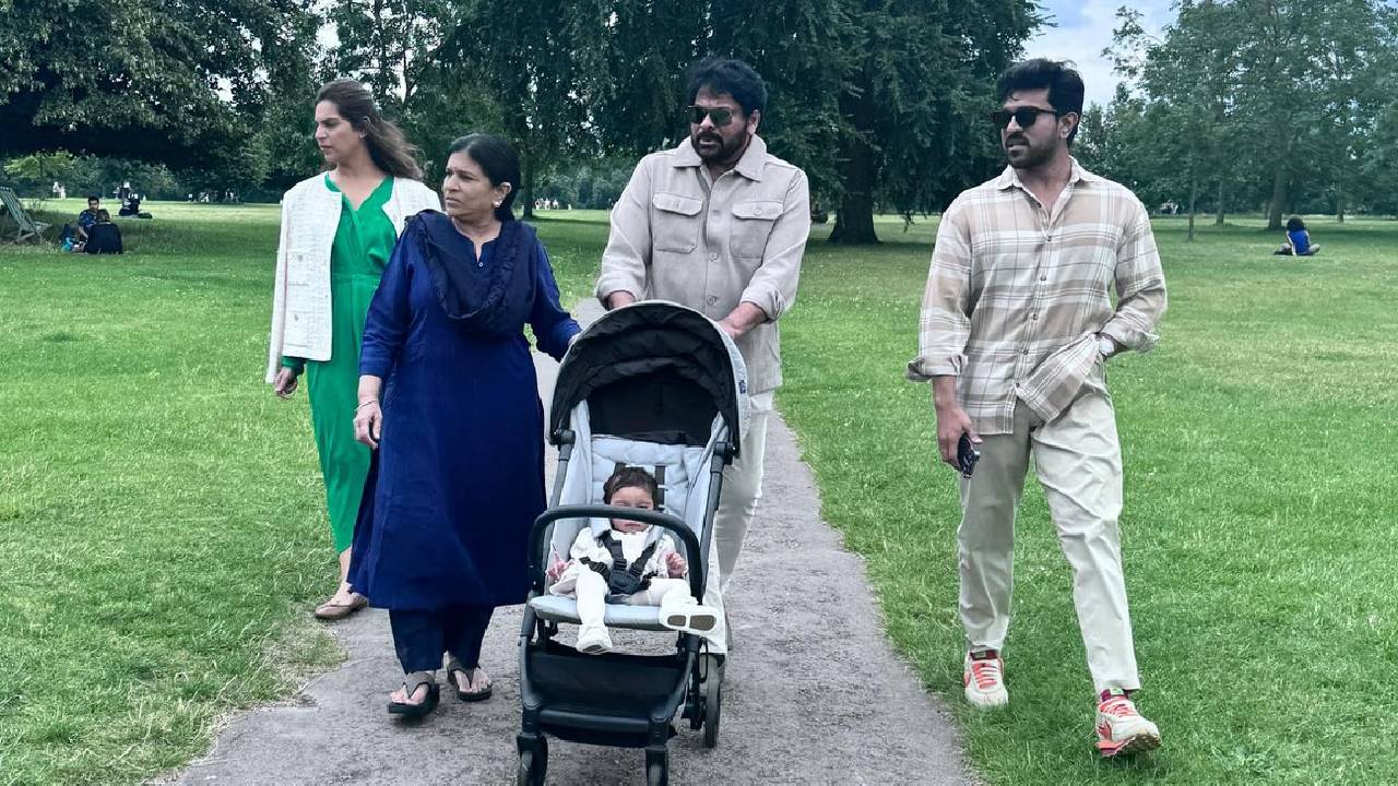 Chiranjeevi : లండన్లోని హైడ్ పార్కులో మనవరాలు క్లీంకారతో చిరంజీవి.. ఫోటో వైరల్ Chiranjeevi : లండన్లోని హైడ్ పార్కులో మనవరాలు క్లీంకారతో చిరంజీవి.. ఫోటో వైరల్