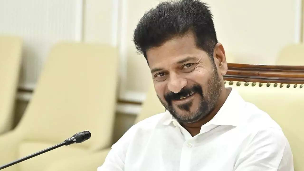 CM Revanth Reddy : రేపు ఏపీకి తెలంగాణ సీఎం రేవంత్ రెడ్డి.. ఎందుకంటే? CM Revanth Reddy : రేపు ఏపీకి తెలంగాణ సీఎం రేవంత్ రెడ్డి.. ఎందుకంటే?