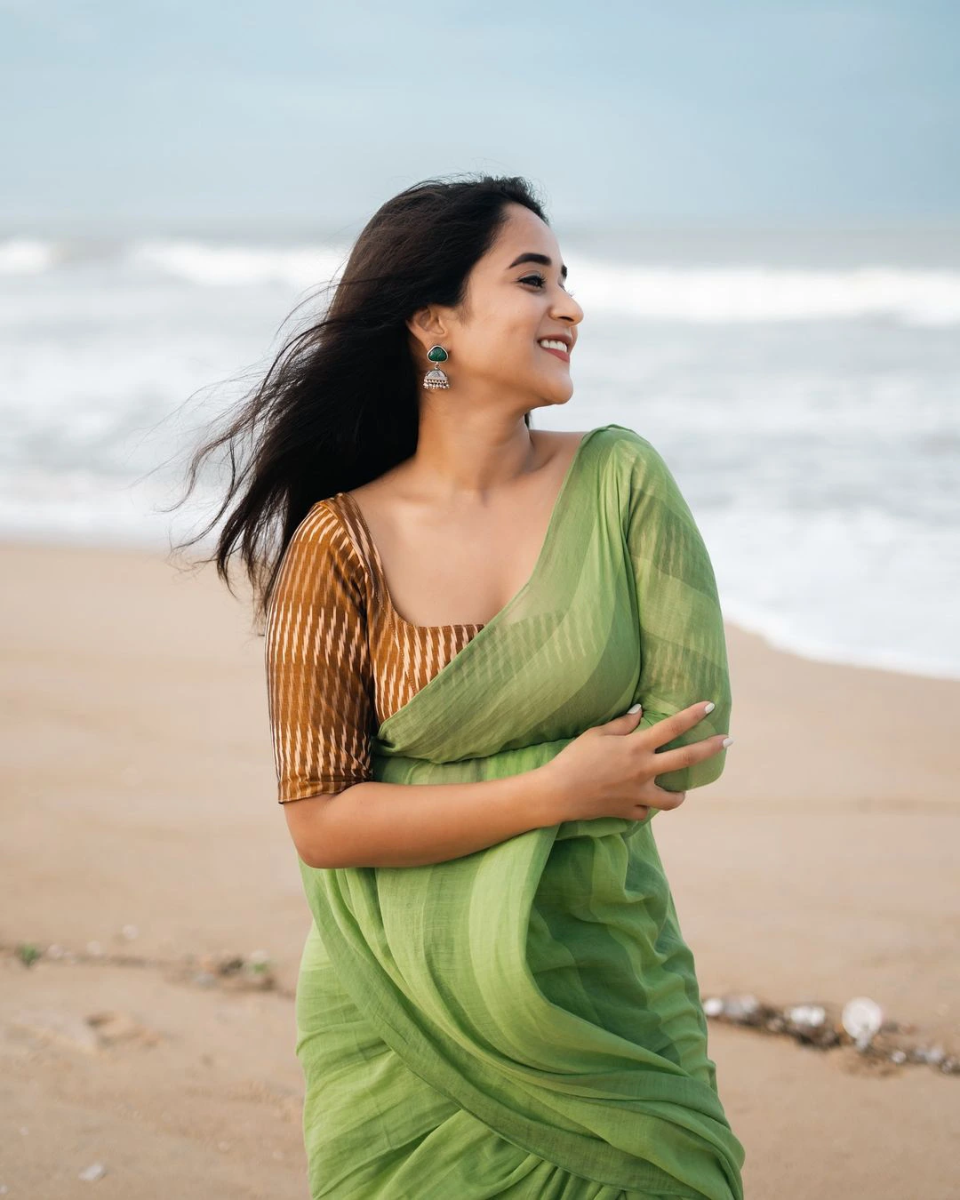 Deepthi Sunaina Enjoying at Chennai Beach