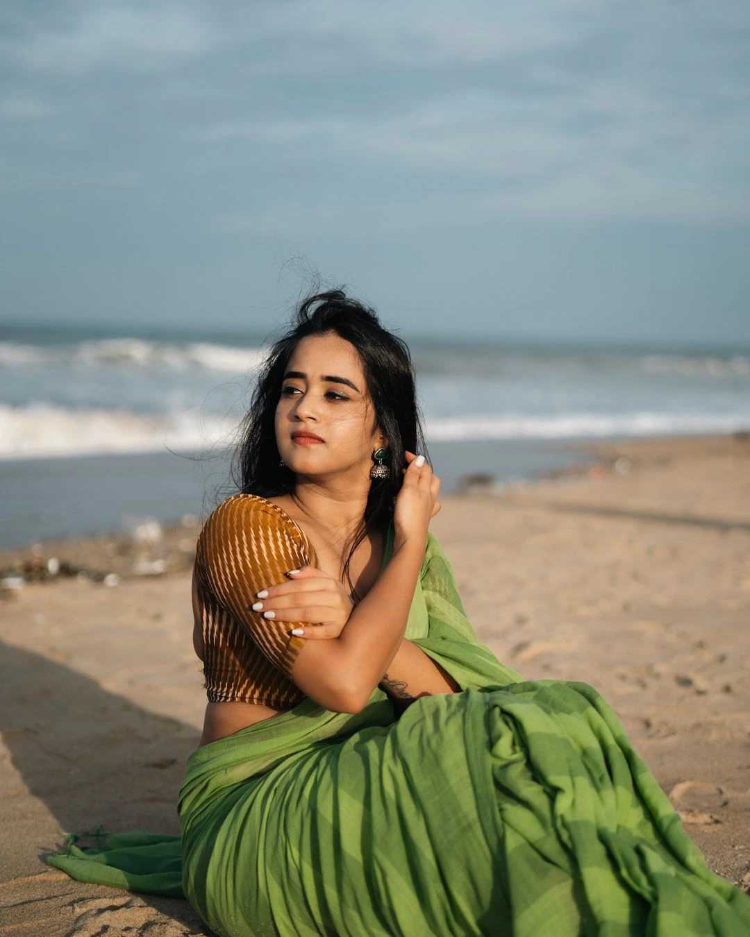 Deepthi Sunaina Enjoying at Chennai Beach