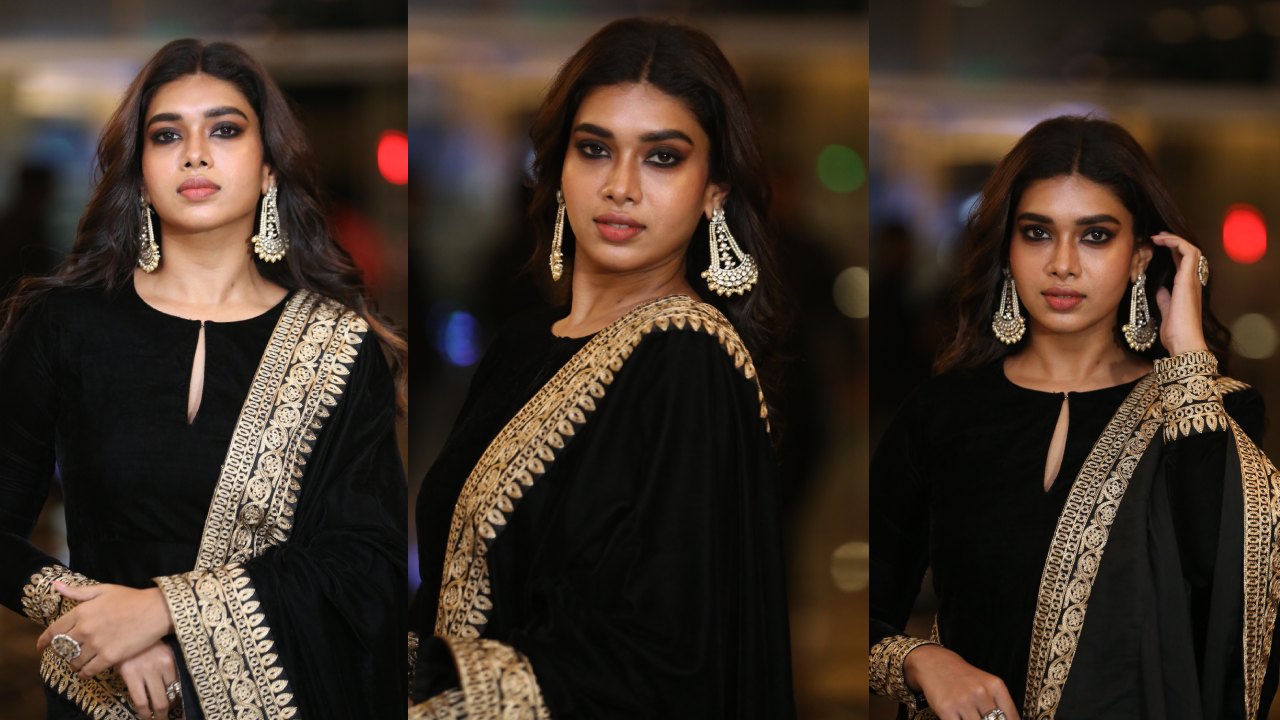 Dushara Vijayan : కాటుక కళ్ళతో కైపెక్కిస్తున్న దుషారా విజయన్..