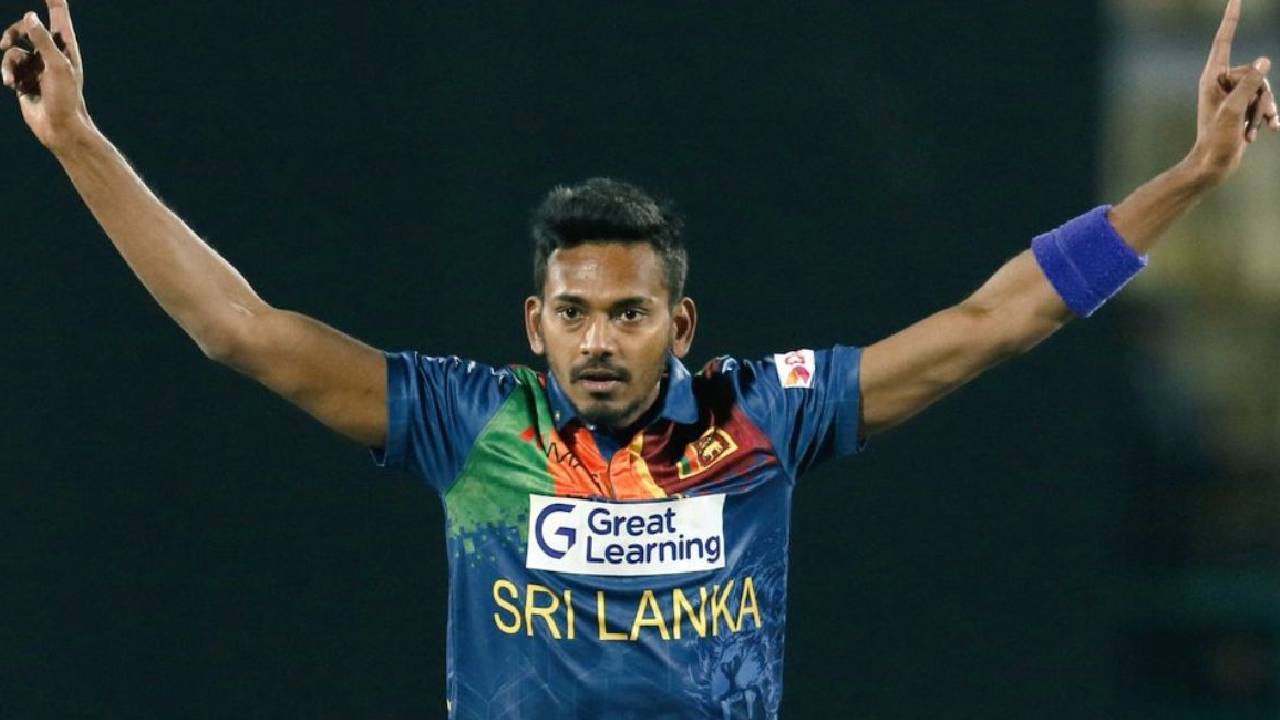 IND vs SL : టీమ్ఇండియాతో టీ20 సిరీస్కు ముందే శ్రీలంకకు భారీ షాక్.. ఇక లంకకు కష్టకాలమే..! IND vs SL : టీమ్ఇండియాతో టీ20 సిరీస్కు ముందే శ్రీలంకకు భారీ షాక్.. ఇక లంకకు కష్టకాలమే..!