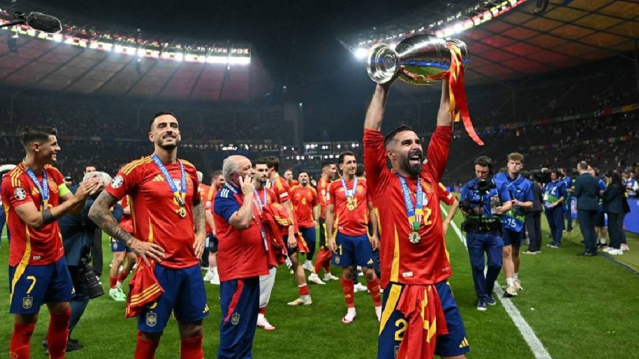 Euro Cup 2024 : యూరో కప్ విజేతగా స్పెయిన్.. ఇంగ్లాండ్కు మళ్లీ నిరాశే.. Euro Cup 2024 : యూరో కప్ విజేతగా స్పెయిన్.. ఇంగ్లాండ్కు మళ్లీ నిరాశే..