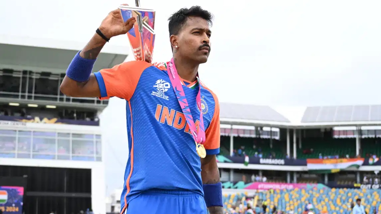 ICC T20I Rankings : టీ20ల్లో హార్దిక్ పాండ్యానే నంబర్ వన్ ఆల్రౌండర్.. 12 స్థానాలు ఎగబాకిన జస్ప్రీత్ బుమ్రా ICC T20I Rankings : టీ20ల్లో హార్దిక్ పాండ్యానే నంబర్ వన్ ఆల్రౌండర్.. 12 స్థానాలు ఎగబాకిన జస్ప్రీత్ బుమ్రా