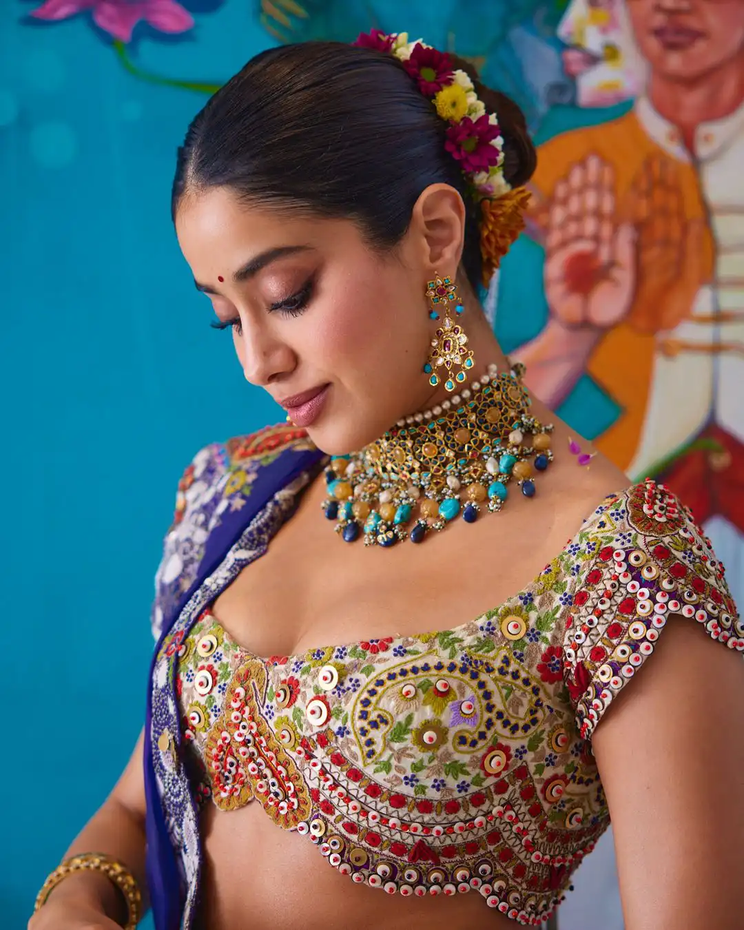 Janhvi Kapoor Shows her Beauty in Traditional Attire