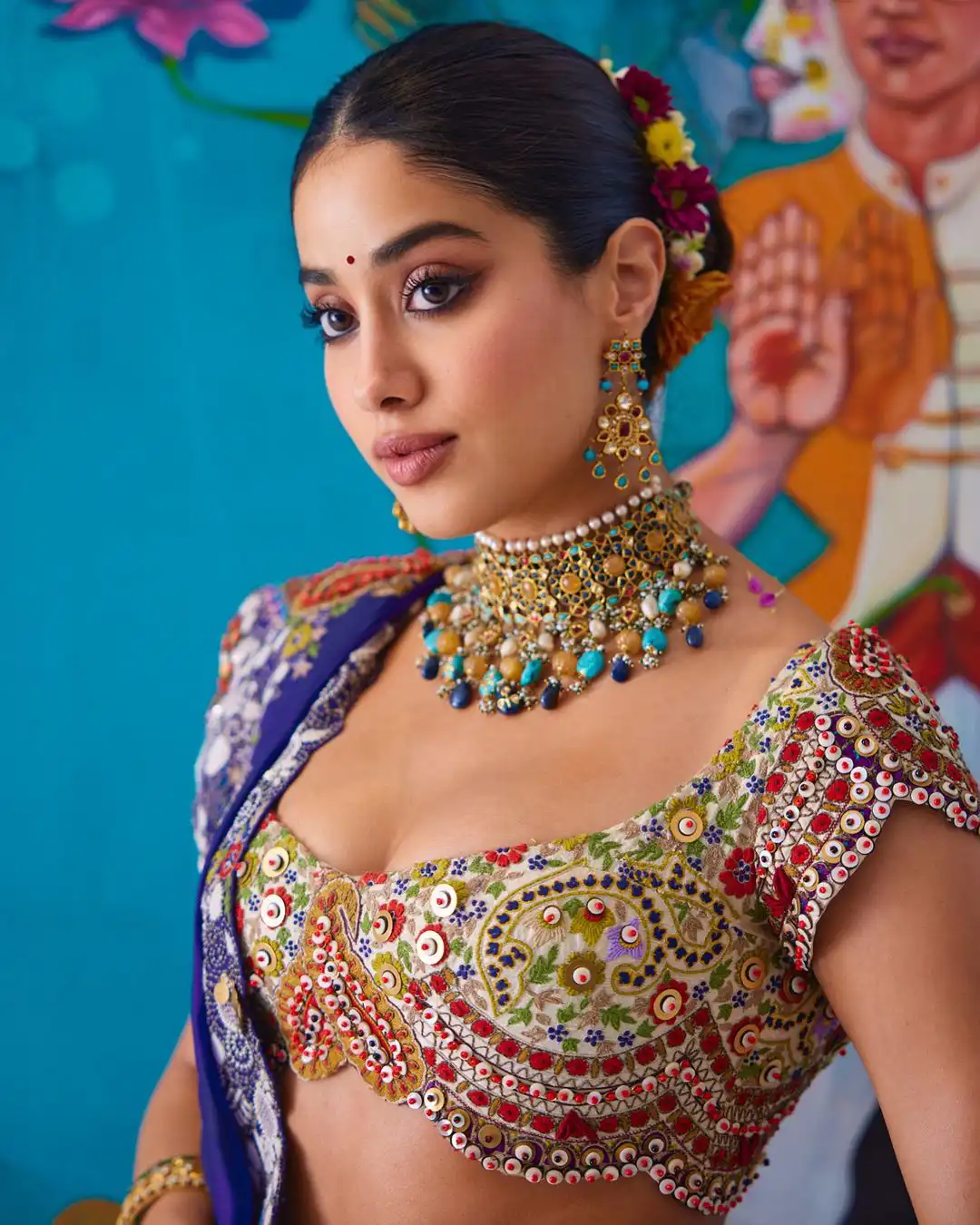Janhvi Kapoor Shows her Beauty in Traditional Attire