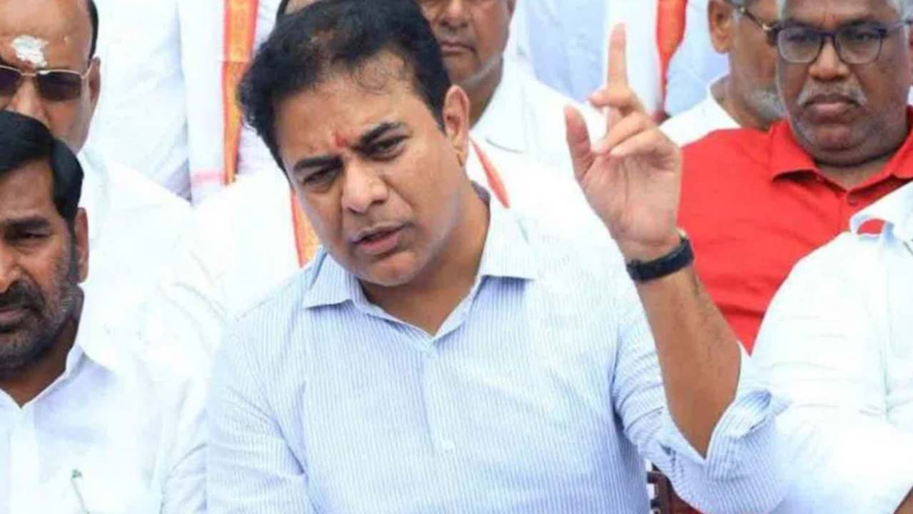 కేసీఆర్ను బదనాం చేయాలనే కుట్రలను ఆపండి.. ఆగస్టు 2 వరకు గడువు ఇస్తున్నాం : కేటీఆర్ కేసీఆర్ను బదనాం చేయాలనే కుట్రలను ఆపండి.. ఆగస్టు 2 వరకు గడువు ఇస్తున్నాం : కేటీఆర్