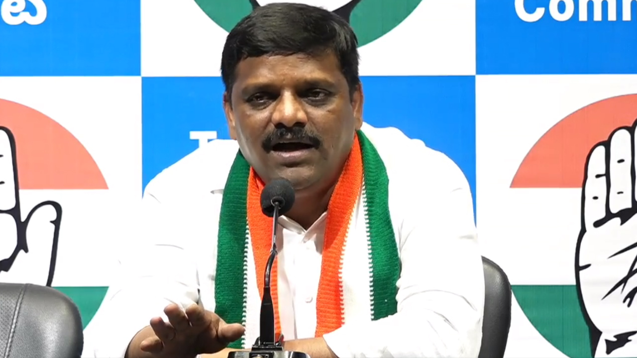 Teenmar Mallanna: ఇరు రాష్ట్రాల సీఎంల భేటీని వివాదం చేయాలని చూస్తున్నారు: తీన్మార్ మల్లన్న Teenmar Mallanna: ఇరు రాష్ట్రాల సీఎంల భేటీని వివాదం చేయాలని చూస్తున్నారు: తీన్మార్ మల్లన్న