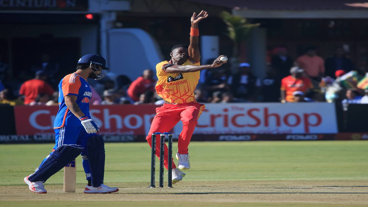 IND vs ZIM 1st T20: తొలి టీ20లో జింబాబ్వే చేతిలో ఓడిపోయిన టీమిండియా IND vs ZIM 1st T20: తొలి టీ20లో జింబాబ్వే చేతిలో ఓడిపోయిన టీమిండియా
