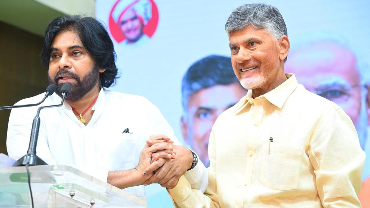 టీడీపీ జనసేన పొత్తు బలమైనదని ఇలా చాటిచెబుతున్న పవన్ కల్యాణ్ టీడీపీ జనసేన పొత్తు బలమైనదని ఇలా చాటిచెబుతున్న పవన్ కల్యాణ్