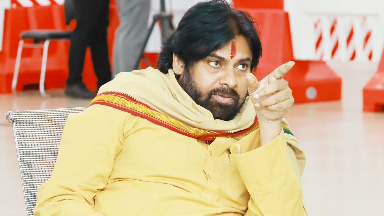 చంద్రబాబుకి పవన్ లేఖ.. ఇద్దరు జనసేన నేతల పేర్లను విప్లుగా ప్రతిపాదన చంద్రబాబుకి పవన్ లేఖ.. ఇద్దరు జనసేన నేతల పేర్లను విప్లుగా ప్రతిపాదన
