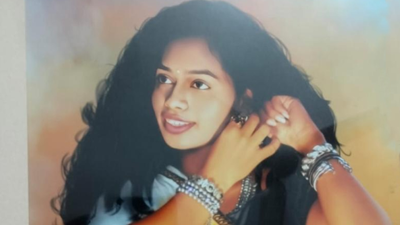 Swapna Varma : టాలీవుడ్లో విషాదం.. ఎగ్జిక్యూటివ్ ప్రొడ్యూసర్ స్వప్న వర్మ ఆత్మహత్య.. Swapna Varma : టాలీవుడ్లో విషాదం.. ఎగ్జిక్యూటివ్ ప్రొడ్యూసర్ స్వప్న వర్మ ఆత్మహత్య..