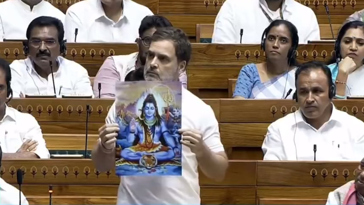 హిందూ సమాజం అంటే బీజేపీ, ఆర్ఎస్ఎస్ మాత్రమే కాదు: రాహుల్ గాంధీ హిందూ సమాజం అంటే బీజేపీ, ఆర్ఎస్ఎస్ మాత్రమే కాదు: రాహుల్ గాంధీ