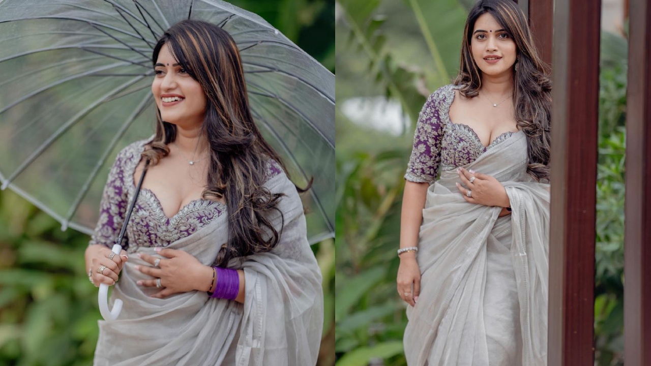 Sravanthi Chokarapu : చీరలో యాంకర్ స్రవంతి అందాలు..