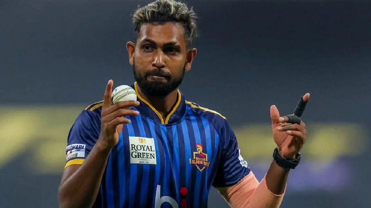 IND vs SL : భారత్తో టీ20 సిరీస్కు ముందు శ్రీలంకకు వరుస షాక్లు.. మరో పేసర్ దూరం.. IND vs SL : భారత్తో టీ20 సిరీస్కు ముందు శ్రీలంకకు వరుస షాక్లు.. మరో పేసర్ దూరం..