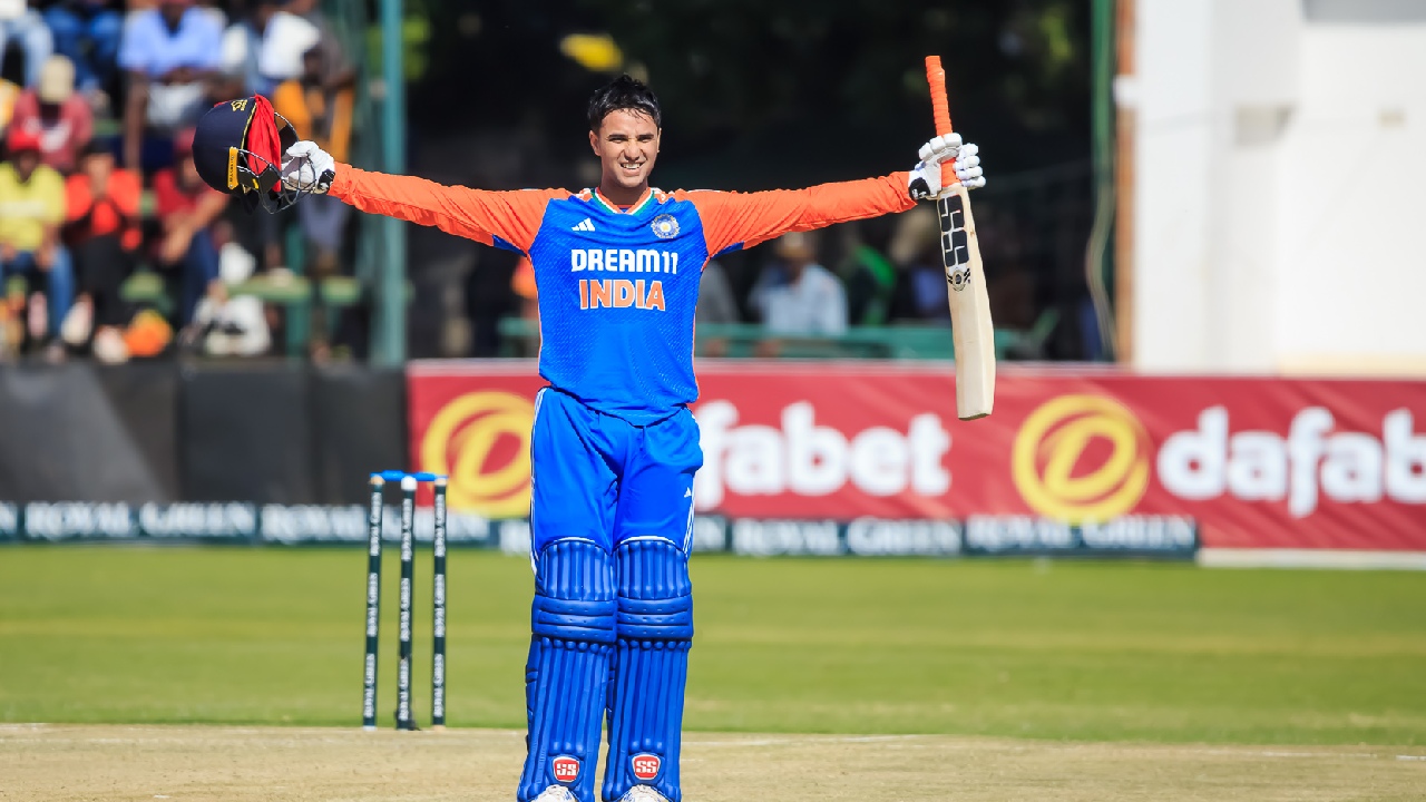 Abhishek Sharma : ఆ కసితోనే బరిలోకి దిగా.. రికార్డు సెంచరీ తరువాత అభిషేక్ శర్మ కీలక వ్యాఖ్యలు Abhishek Sharma : ఆ కసితోనే బరిలోకి దిగా.. రికార్డు సెంచరీ తరువాత అభిషేక్ శర్మ కీలక వ్యాఖ్యలు