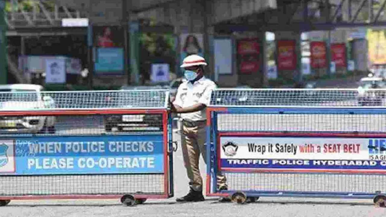 Hyderabad : హైదరాబాద్ వాసులకు అలర్ట్.. నగరంలో రేపు, ఎల్లుండి ట్రాఫిక్ ఆంక్షలు.. ఏఏ ప్రాంతాల్లో అంటే..? Hyderabad : హైదరాబాద్ వాసులకు అలర్ట్.. నగరంలో రేపు, ఎల్లుండి ట్రాఫిక్ ఆంక్షలు.. ఏఏ ప్రాంతాల్లో అంటే..?