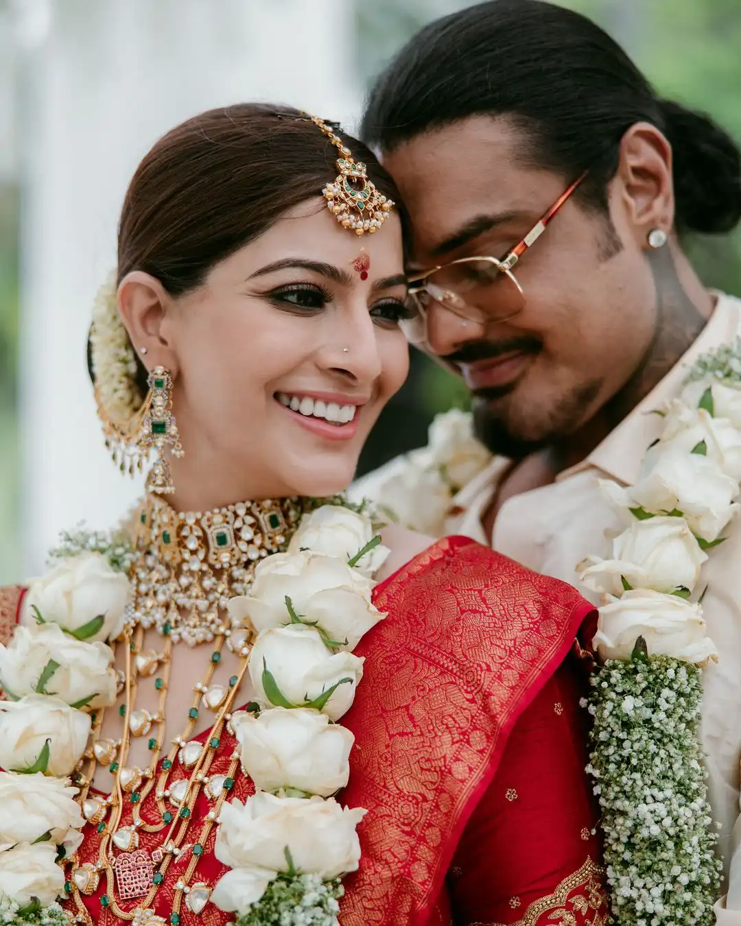 Varalaxmi Sarathkumar Nicholai Sachdev Wedding Photos