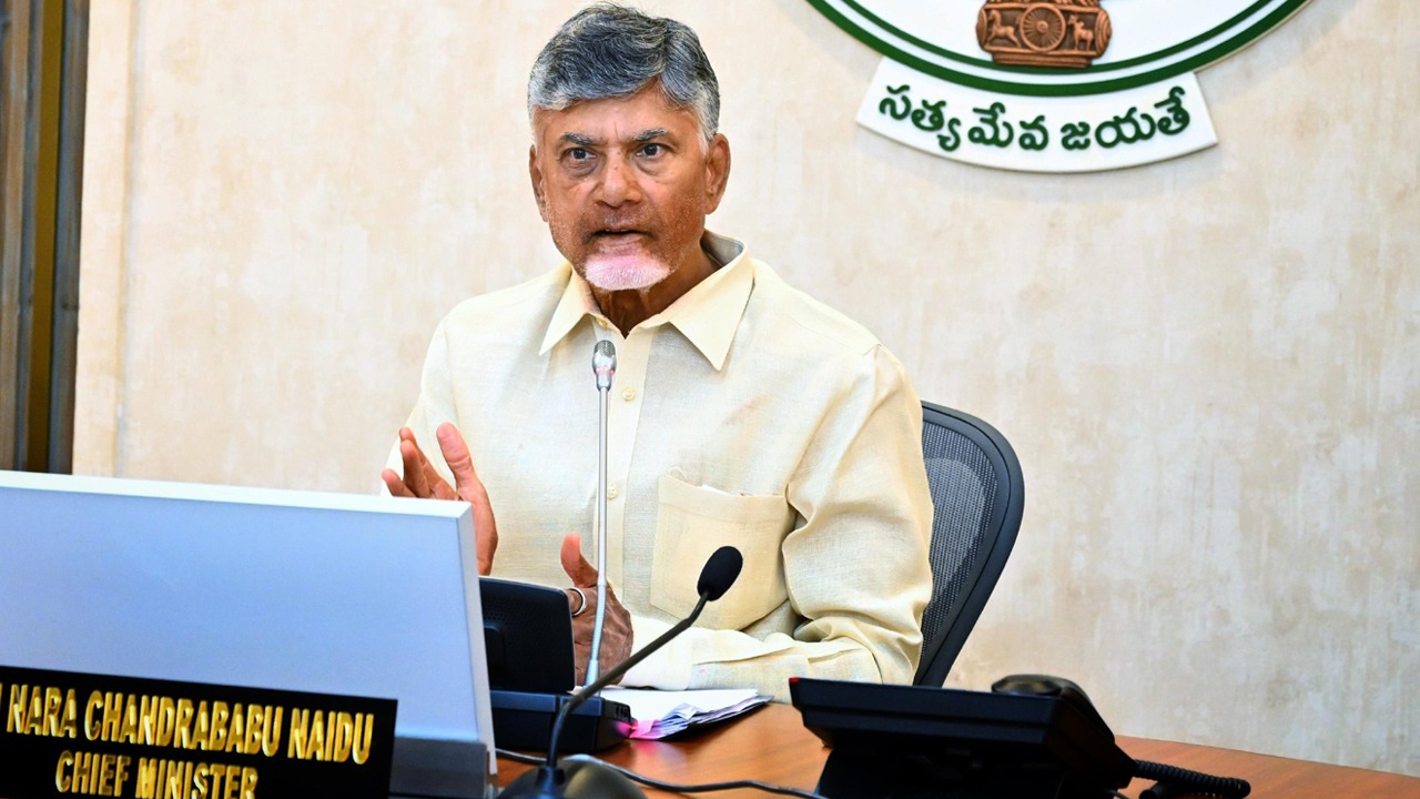 గత వైసీపీ ప్రభుత్వ ఇసుక విధానాలను రద్దు చేస్తూ టీడీపీ ప్రభుత్వం కీలక నిర్ణయం గత వైసీపీ ప్రభుత్వ ఇసుక విధానాలను రద్దు చేస్తూ టీడీపీ ప్రభుత్వం కీలక నిర్ణయం