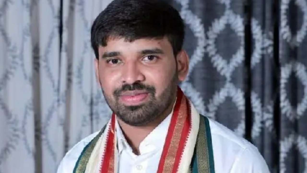 Chevireddy Mohit Reddy : చెవిరెడ్డి మోహిత్ రెడ్డిని విడిచిపెట్టిన పోలీసులు Chevireddy Mohit Reddy : చెవిరెడ్డి మోహిత్ రెడ్డిని విడిచిపెట్టిన పోలీసులు