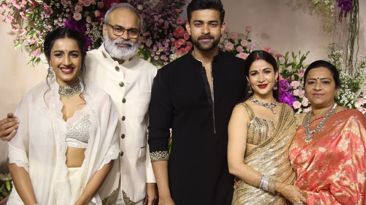 Niharika : నాన్న మంగళగిరిలోనే ఉంటున్నారు.. వదిన కాలికి ఫ్రాక్చర్.. అన్నేమో.. ఫ్యామిలీపై నిహారిక కంప్లైంట్స్.. Niharika : నాన్న మంగళగిరిలోనే ఉంటున్నారు.. వదిన కాలికి ఫ్రాక్చర్.. అన్నేమో.. ఫ్యామిలీపై నిహారిక కంప్లైంట్స్..