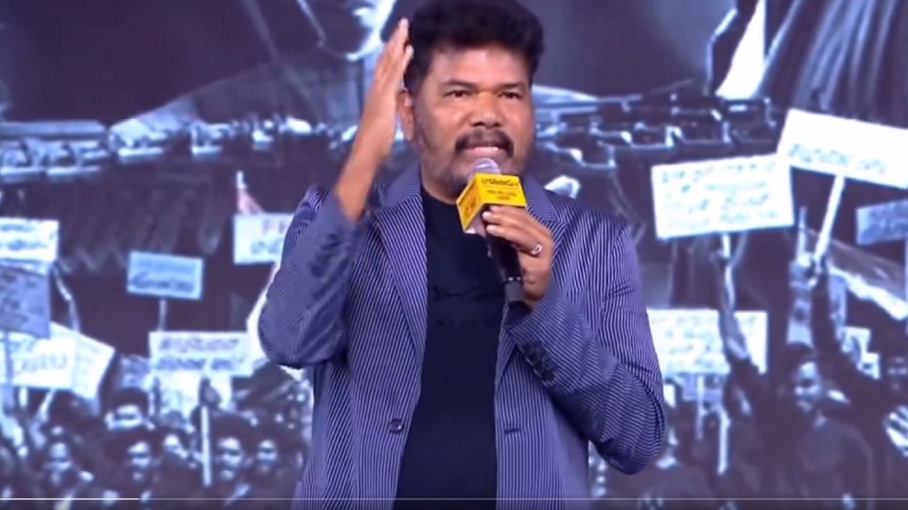 Shankar – Ram Charan : కమల్ హాసన్ ముందు రామ్ చరణ్ని పొగిడిన డైరెక్టర్ శంకర్.. గేమ్ ఛేంజర్ గురించి ఏం చెప్పారంటే.. Shankar – Ram Charan : కమల్ హాసన్ ముందు రామ్ చరణ్ని పొగిడిన డైరెక్టర్ శంకర్.. గేమ్ ఛేంజర్ గురించి ఏం చెప్పారంటే..