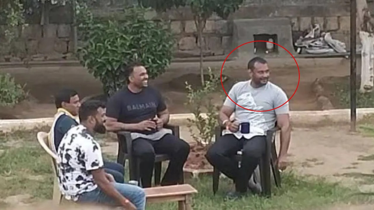 Actor Darshan : ఏందీ అన్నా ఇదీ.. పిక్నిక్కు వెళ్లావా ఏందీ..! జైల్లో దర్శన్కు రాజభోగాలు? Actor Darshan : ఏందీ అన్నా ఇదీ.. పిక్నిక్కు వెళ్లావా ఏందీ..! జైల్లో దర్శన్కు రాజభోగాలు?