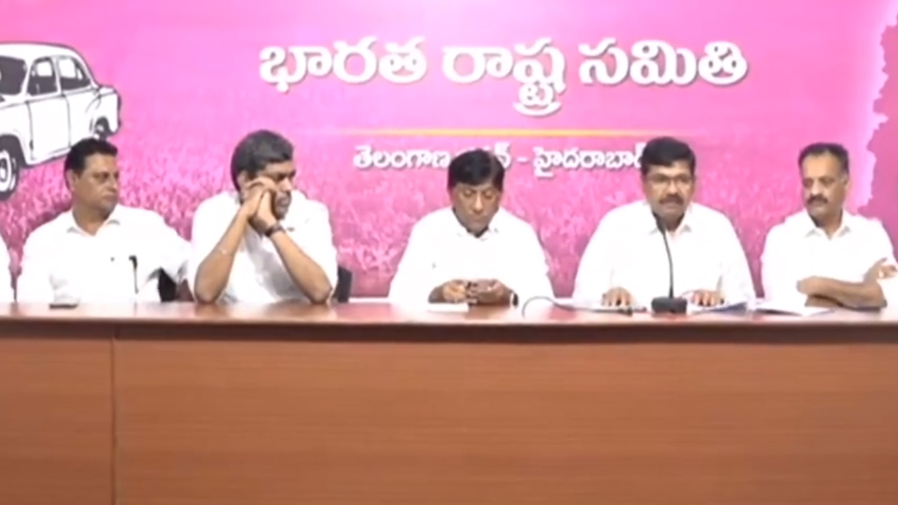 సుప్రీంకోర్టు 4 రీజినల్ బ్రెంచ్లు ఏర్పాటు చేయాలి: కేంద్రానికి బీఆర్ఎస్ లీగల్ సెల్ అప్పీల్ సుప్రీంకోర్టు 4 రీజినల్ బ్రెంచ్లు ఏర్పాటు చేయాలి: కేంద్రానికి బీఆర్ఎస్ లీగల్ సెల్ అప్పీల్