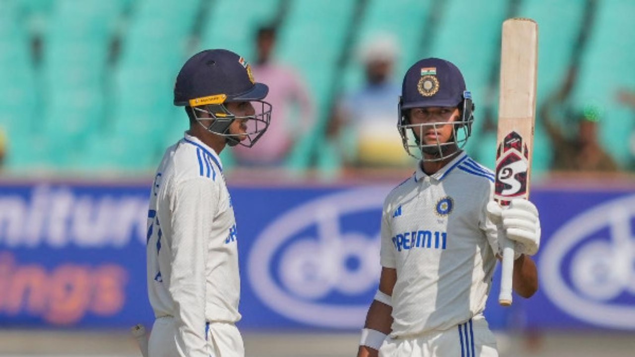 Duleep Trophy 2024 : దులీప్ ట్రోఫీని ఫ్రీగా ఎలా చూడొచ్చొ తెలుసా..? Duleep Trophy 2024 : దులీప్ ట్రోఫీని ఫ్రీగా ఎలా చూడొచ్చొ తెలుసా..?