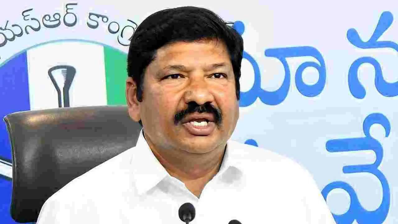 విచారణకు హాజరైన మాజీ మంత్రి జోగి రమేశ్.. డీఎస్పీ మురళీకృష్ణ ఏమన్నారో తెలుసా? విచారణకు హాజరైన మాజీ మంత్రి జోగి రమేశ్.. డీఎస్పీ మురళీకృష్ణ ఏమన్నారో తెలుసా?