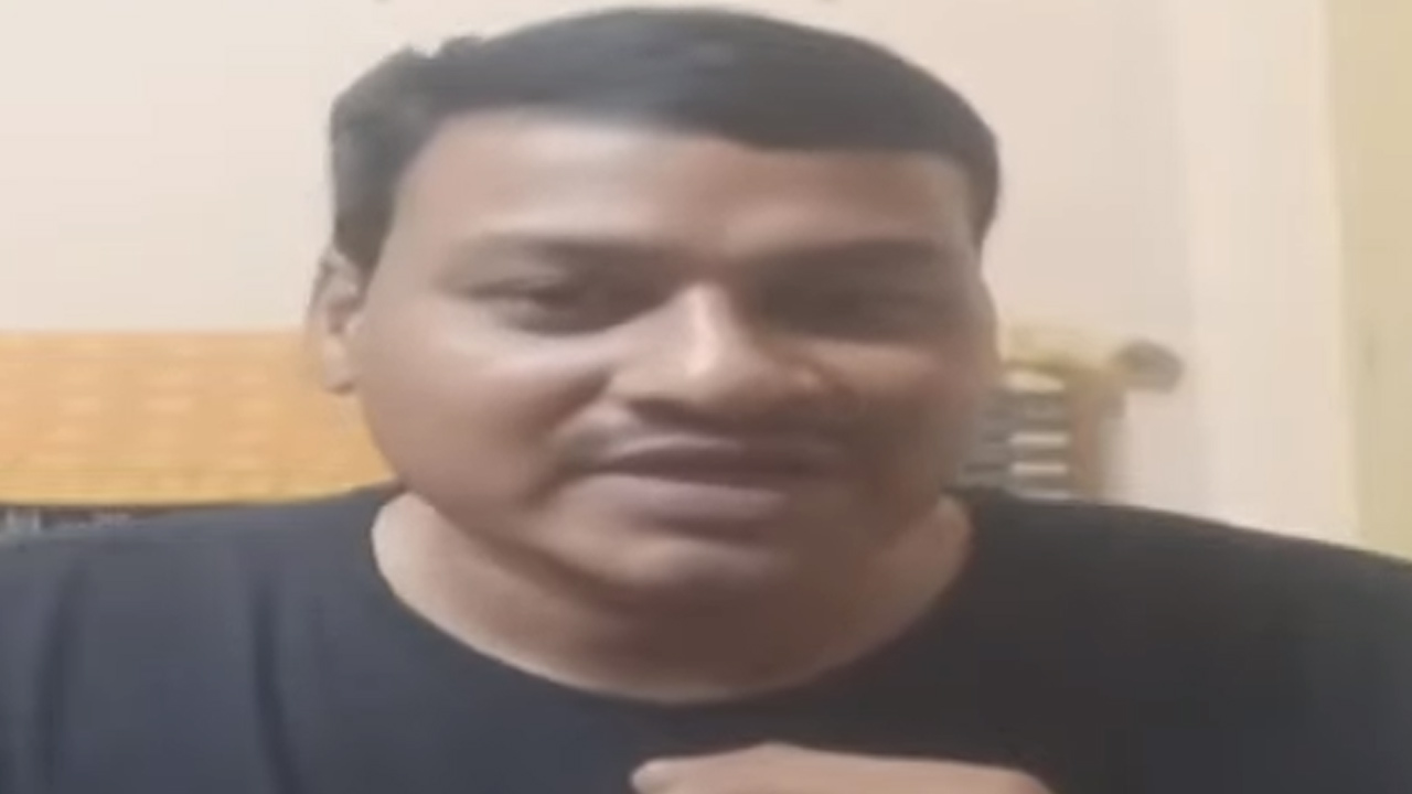 నా జీవితాన్ని నాశనం చేశారు.. ఆ ఆరుగురే నా మరణానికి కారణం అంటూ.. విశాఖలో విషాదం నా జీవితాన్ని నాశనం చేశారు.. ఆ ఆరుగురే నా మరణానికి కారణం అంటూ.. విశాఖలో విషాదం