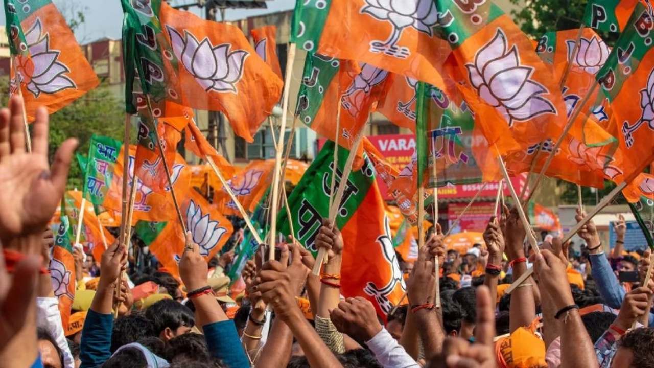 జమ్మూకశ్మీర్ అసెంబ్లీ ఎన్నికలు.. 44మందితో బీజేపీ అభ్యర్థుల తొలి జాబితా.. ముస్లీం అభ్యర్థులు ఎంతమంది అంటే? జమ్మూకశ్మీర్ అసెంబ్లీ ఎన్నికలు.. 44మందితో బీజేపీ అభ్యర్థుల తొలి జాబితా.. ముస్లీం అభ్యర్థులు ఎంతమంది అంటే?
