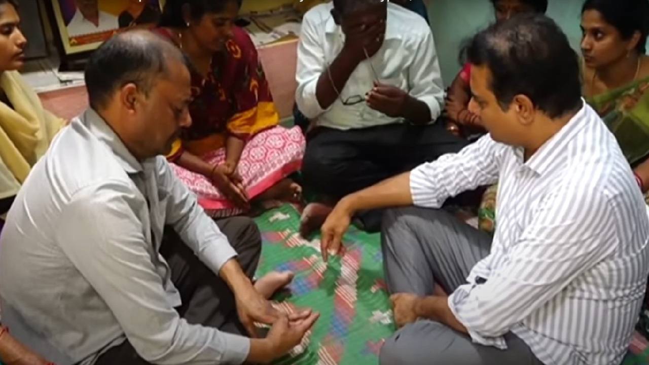 విద్యార్థి అనిరుధ్ కుటుంబ సభ్యులకు 50 వేల సాయం చేసిన కేటీఆర్.. కాంగ్రెస్ సర్కారుపై తీవ్ర విమర్శలు విద్యార్థి అనిరుధ్ కుటుంబ సభ్యులకు 50 వేల సాయం చేసిన కేటీఆర్.. కాంగ్రెస్ సర్కారుపై తీవ్ర విమర్శలు