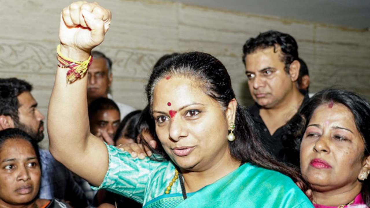 MLC Kavitha : ఇవాళ సాయంత్రం హైదరాబాద్కు కవిత.. స్వాగతం పలికేందుకు బీఆర్ఎస్ శ్రేణుల భారీ ఏర్పాట్లు MLC Kavitha : ఇవాళ సాయంత్రం హైదరాబాద్కు కవిత.. స్వాగతం పలికేందుకు బీఆర్ఎస్ శ్రేణుల భారీ ఏర్పాట్లు
