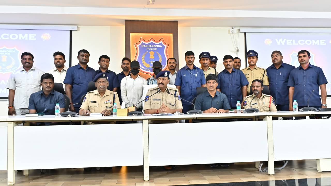 వ్యవసాయం చేసి నష్టపోయి.. ఈ అక్రమ దారిలో వెళ్లి రూ.కోట్లు సంపాదించి.. వ్యవసాయం చేసి నష్టపోయి.. ఈ అక్రమ దారిలో వెళ్లి రూ.కోట్లు సంపాదించి..